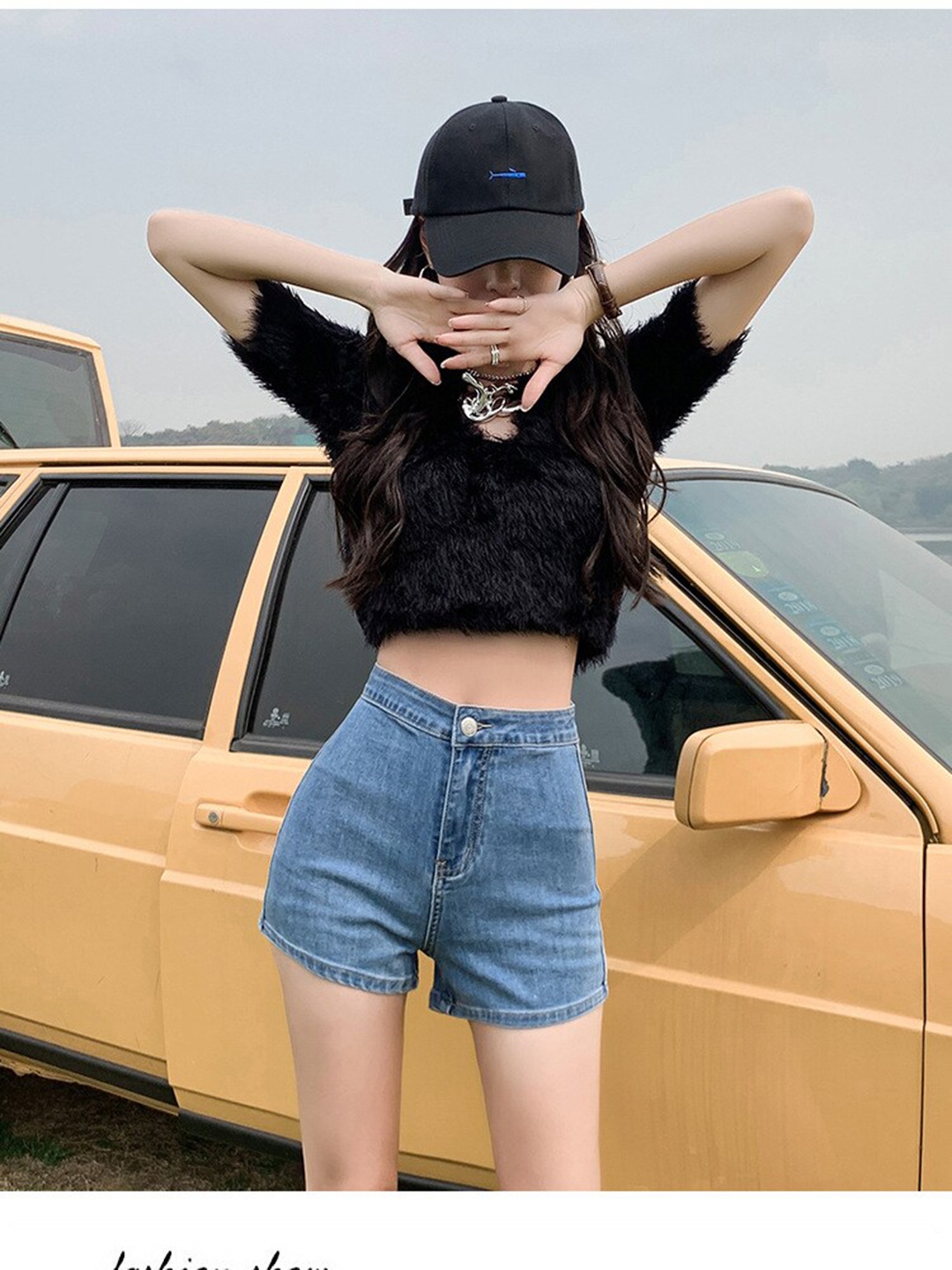 

BoStreet Women Blue Skinny Fit Denim Shorts