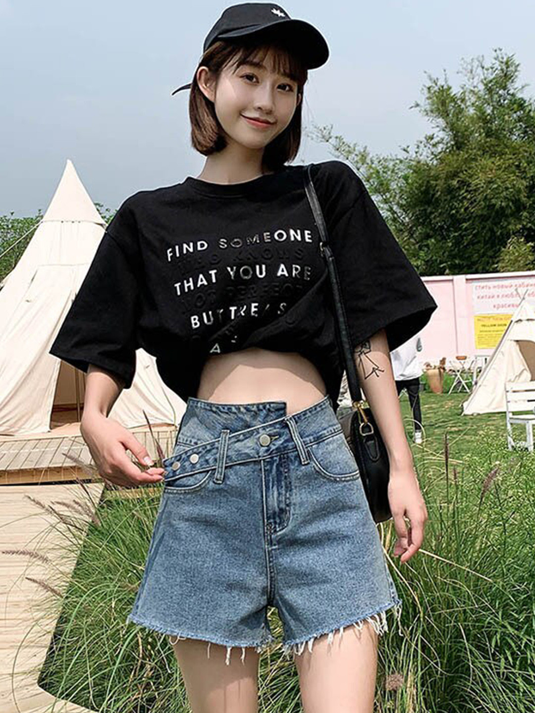 

BoStreet Women Blue Loose Fit Denim Shorts