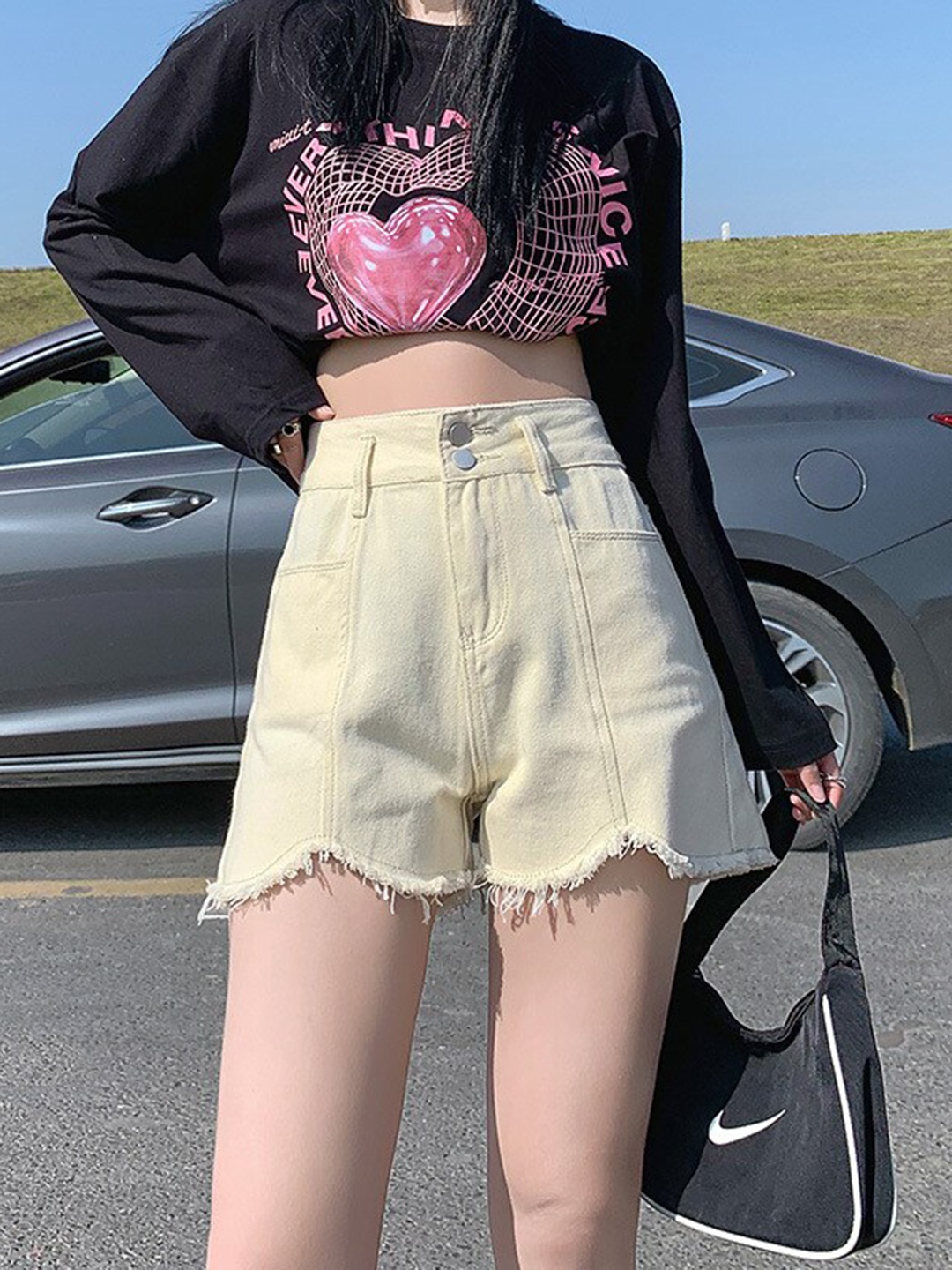 

BoStreet Women Cream-Coloured Loose Fit Shorts
