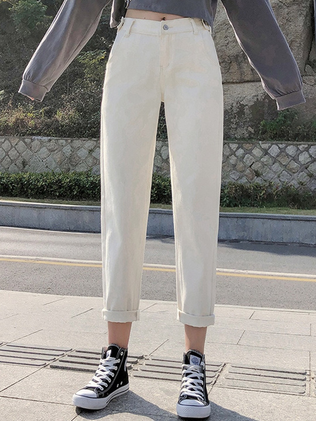 

StyleCast Women Cream-Coloured Tapered Fit High-Rise Jeans