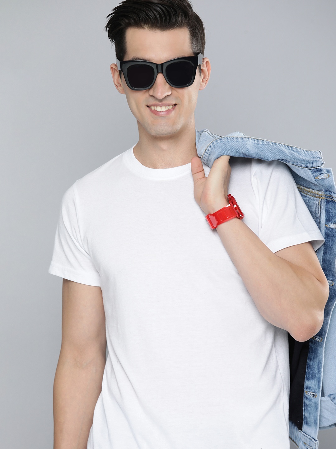 

HERE&NOW Men White Solid T-shirt