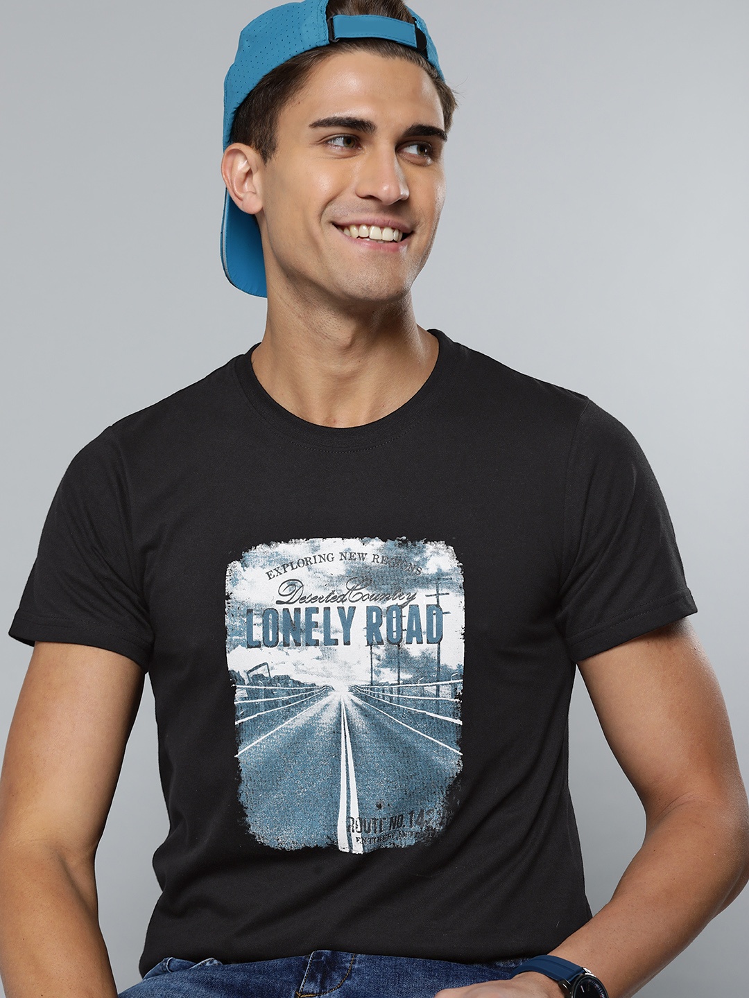 

HERE&NOW Men Black & Blue Printed T-shirt