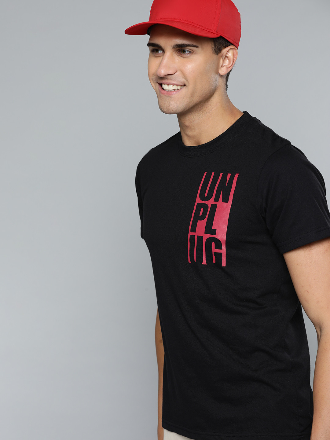 

HERE&NOW Men Black & Red Typography Printed T-shirt