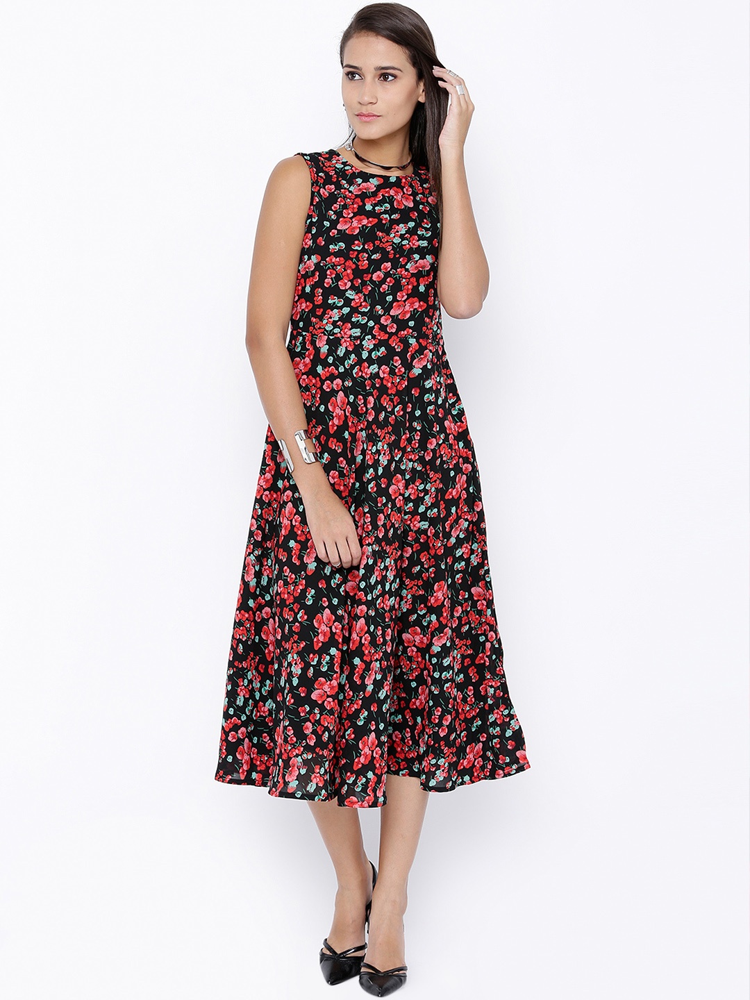 

Tokyo Talkies Women Black & Red Floral Print A-Line Midi Dress