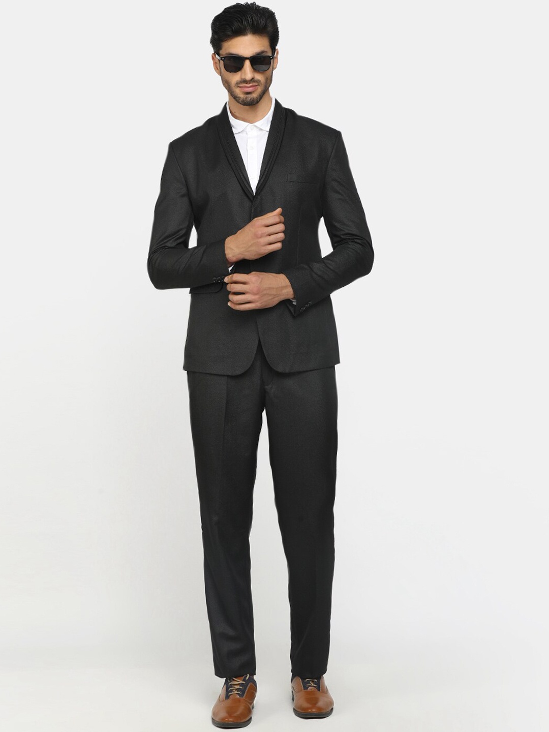 

V-Mart Men Black Solid Terry Rayon Notched Lapel Suit2pc Suits