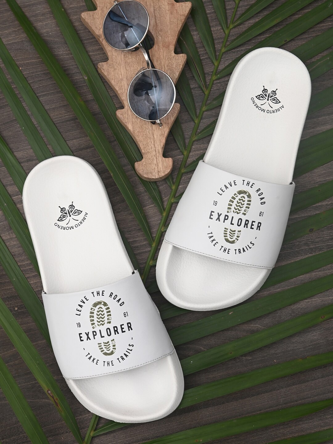 

ALBERTO MORENO Men White Printed Sliders