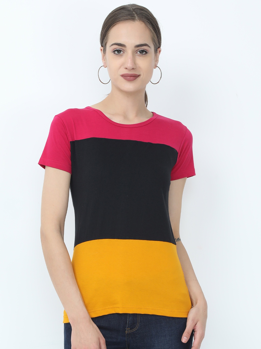 

Fleximaa Women Black & Yellow Colourblocked T-shirt