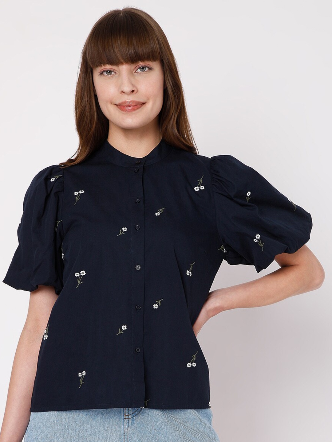 

Vero Moda Women Blue Regular Fit Floral Printed Cotton Casual Shirt