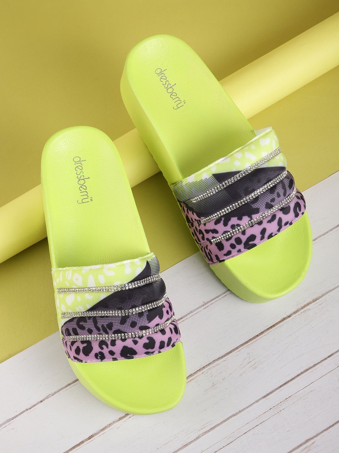 

DressBerry Women Pink & Fluorescent Green Leopard Print Heeled Sliders