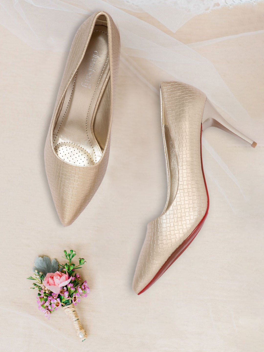 

DressBerry Women Gold-Toned Textured Party Pumps