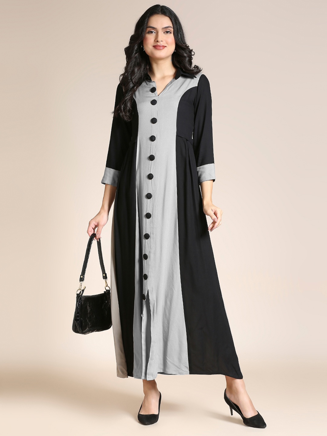 

MADHURAM Women Grey & Black Colourblocked A-Line Kurta