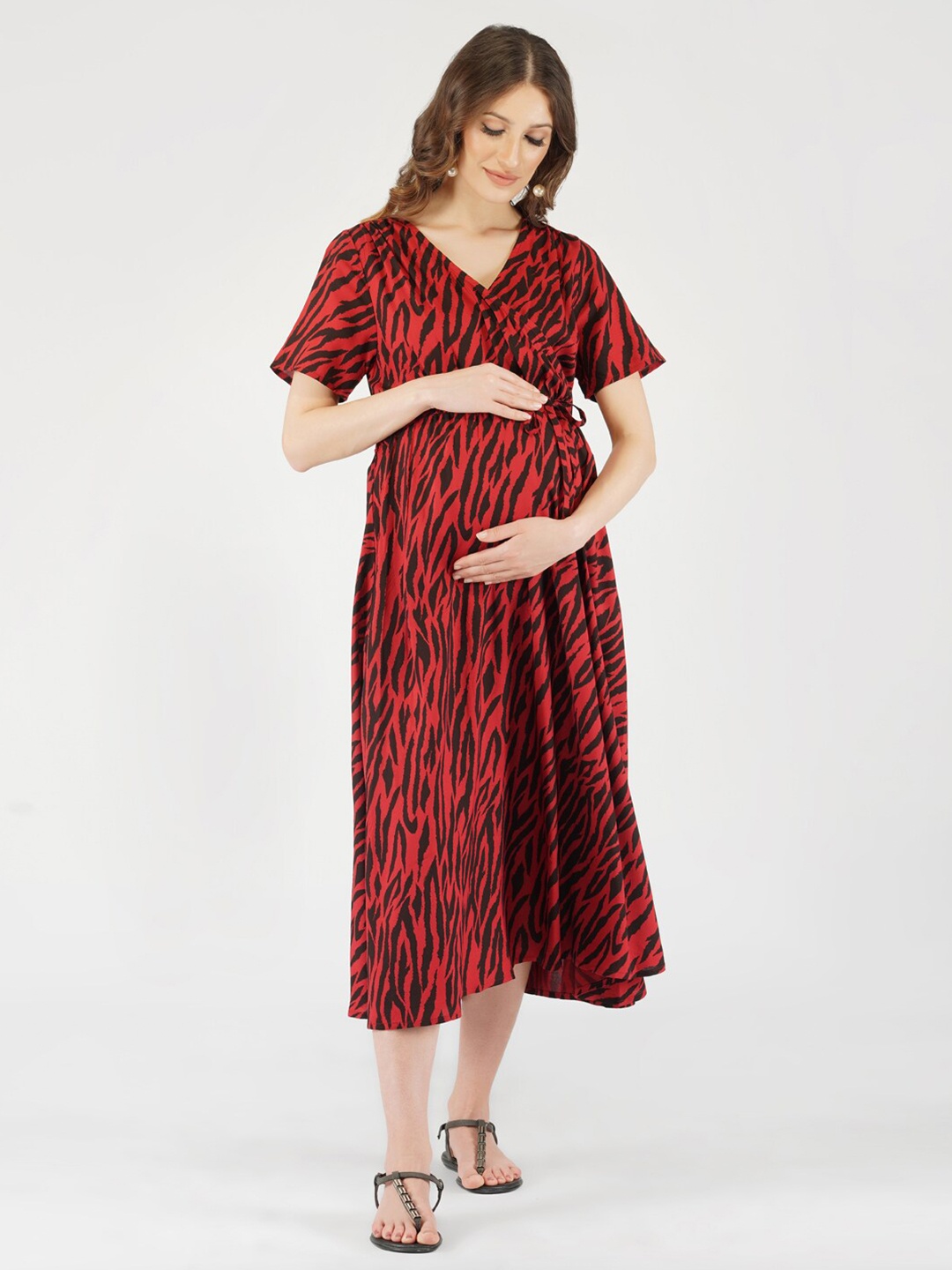 

Momsoon Maternity Women Red Animal Maternity A-Line Midi Dress