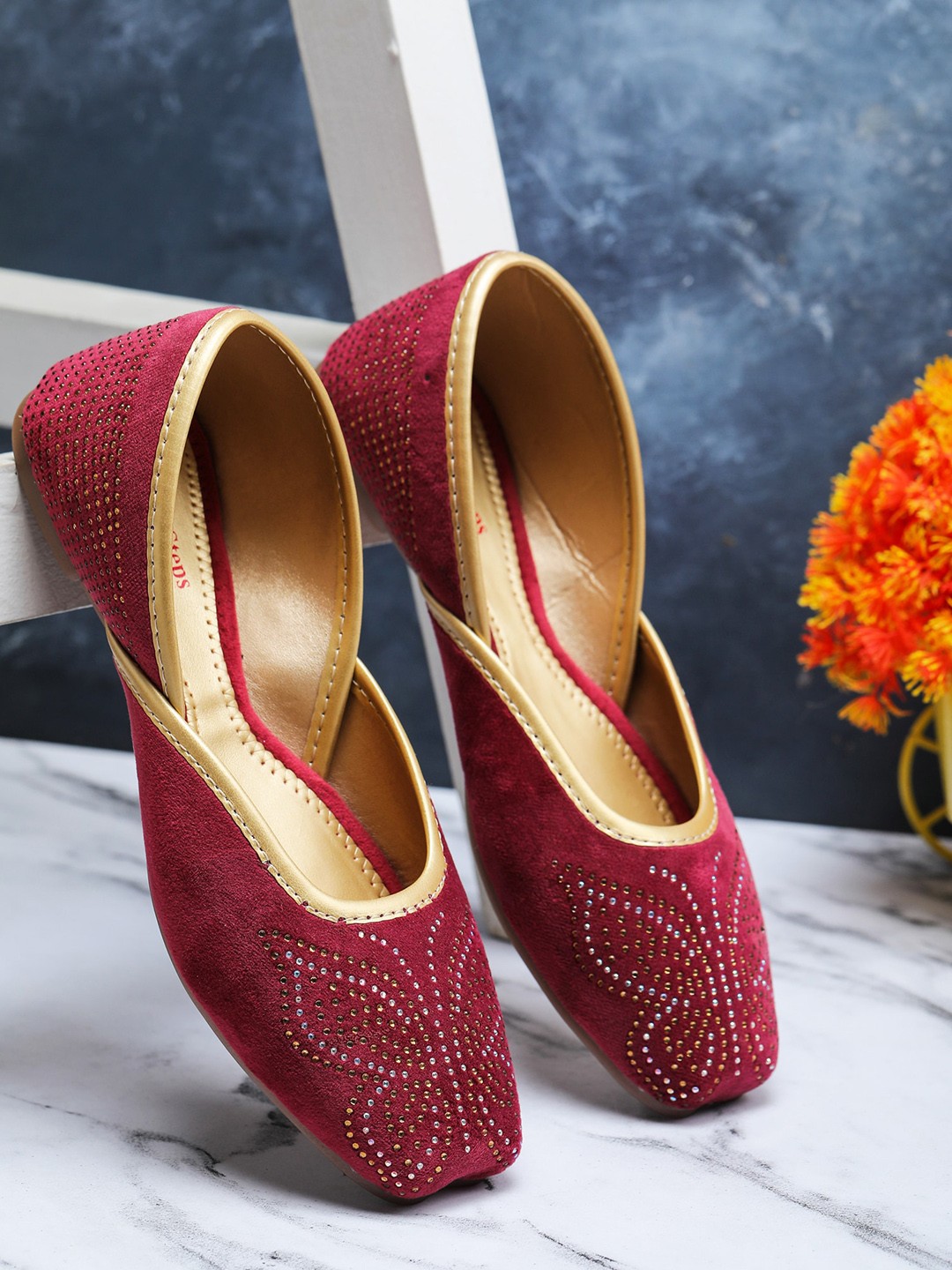 

LONDON STEPS Women Magenta Embellished Suede Ethnic Mojaris