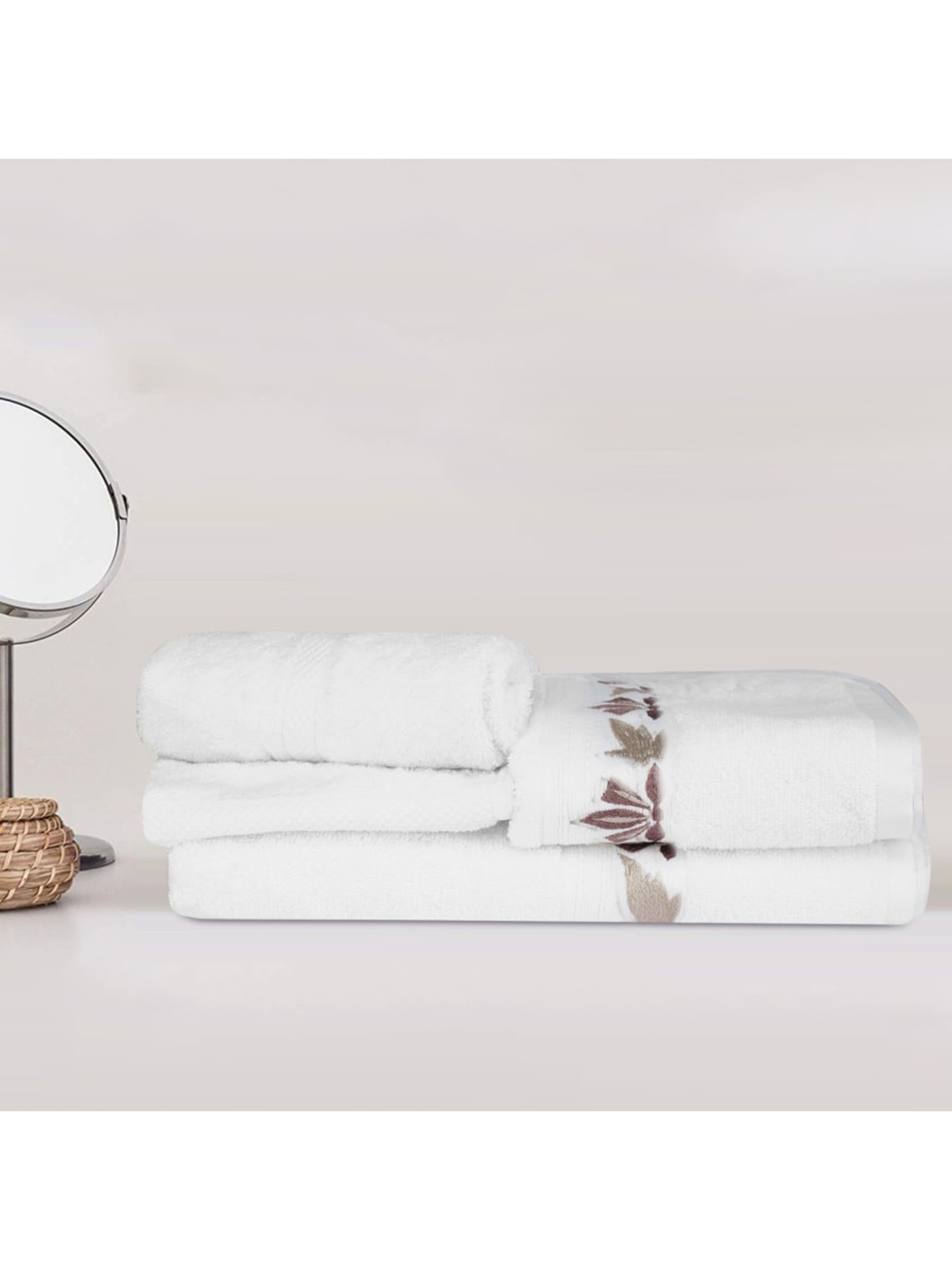 

LUSH & BEYOND Set Of 4 White Solid 500 GSM Pure Cotton Towels