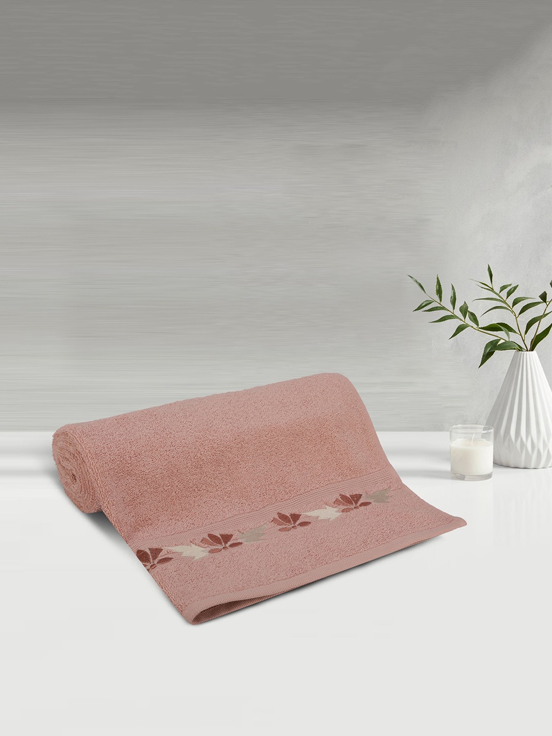 

LUSH & BEYOND Unisex Peach Bath Towels
