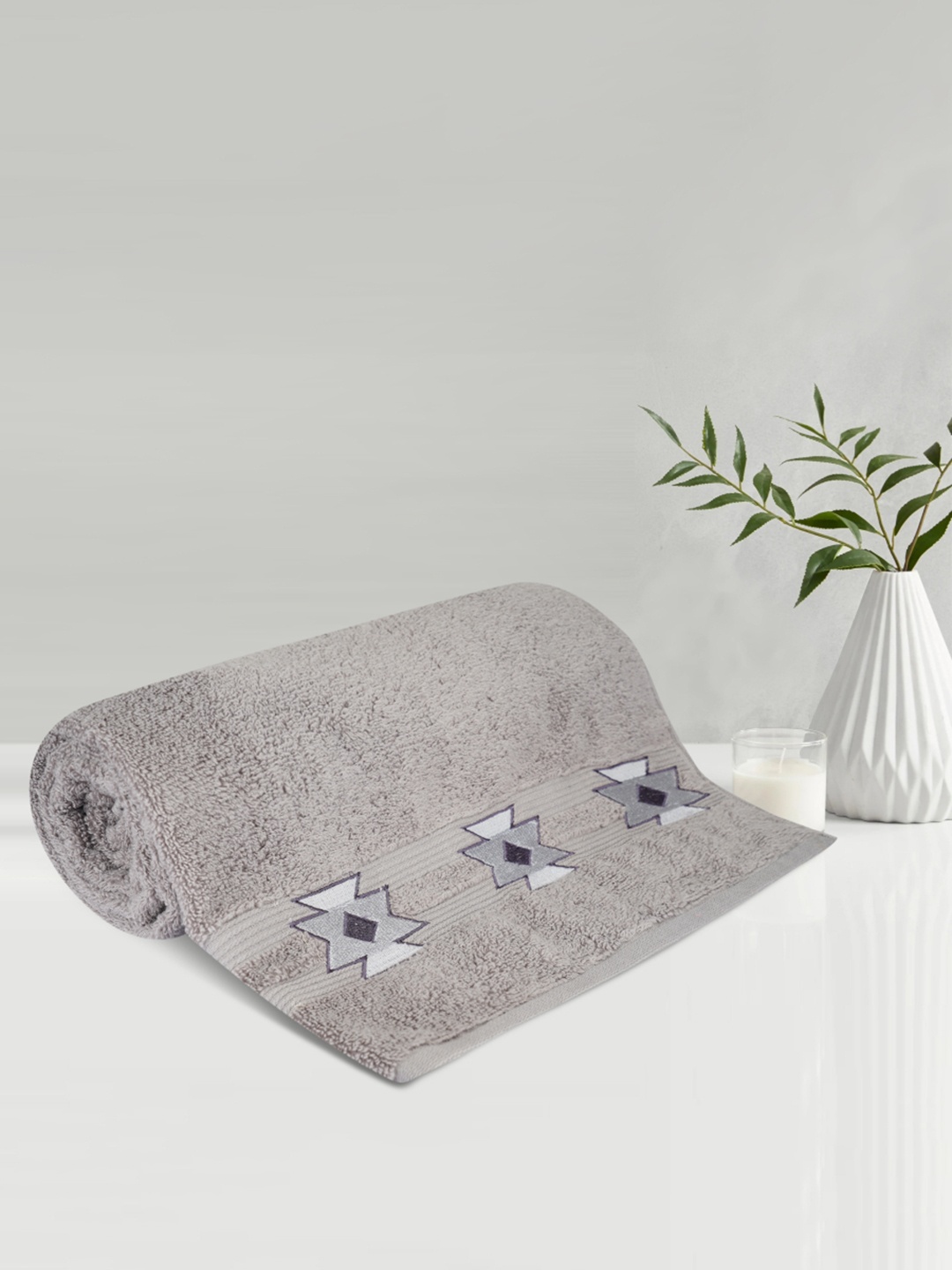 

LUSH & BEYOND Unisex Grey Self Design 500 GSM Cotton Bath Towel