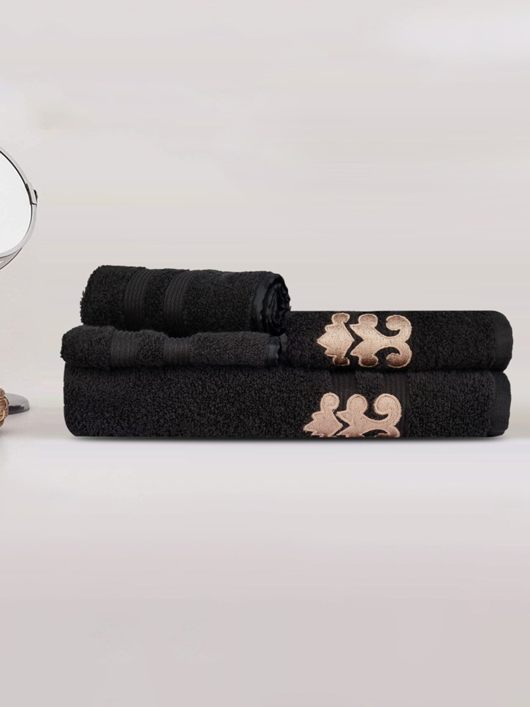 

LUSH & BEYOND Set Of 4 Black Solid 500 GSM Towel Set