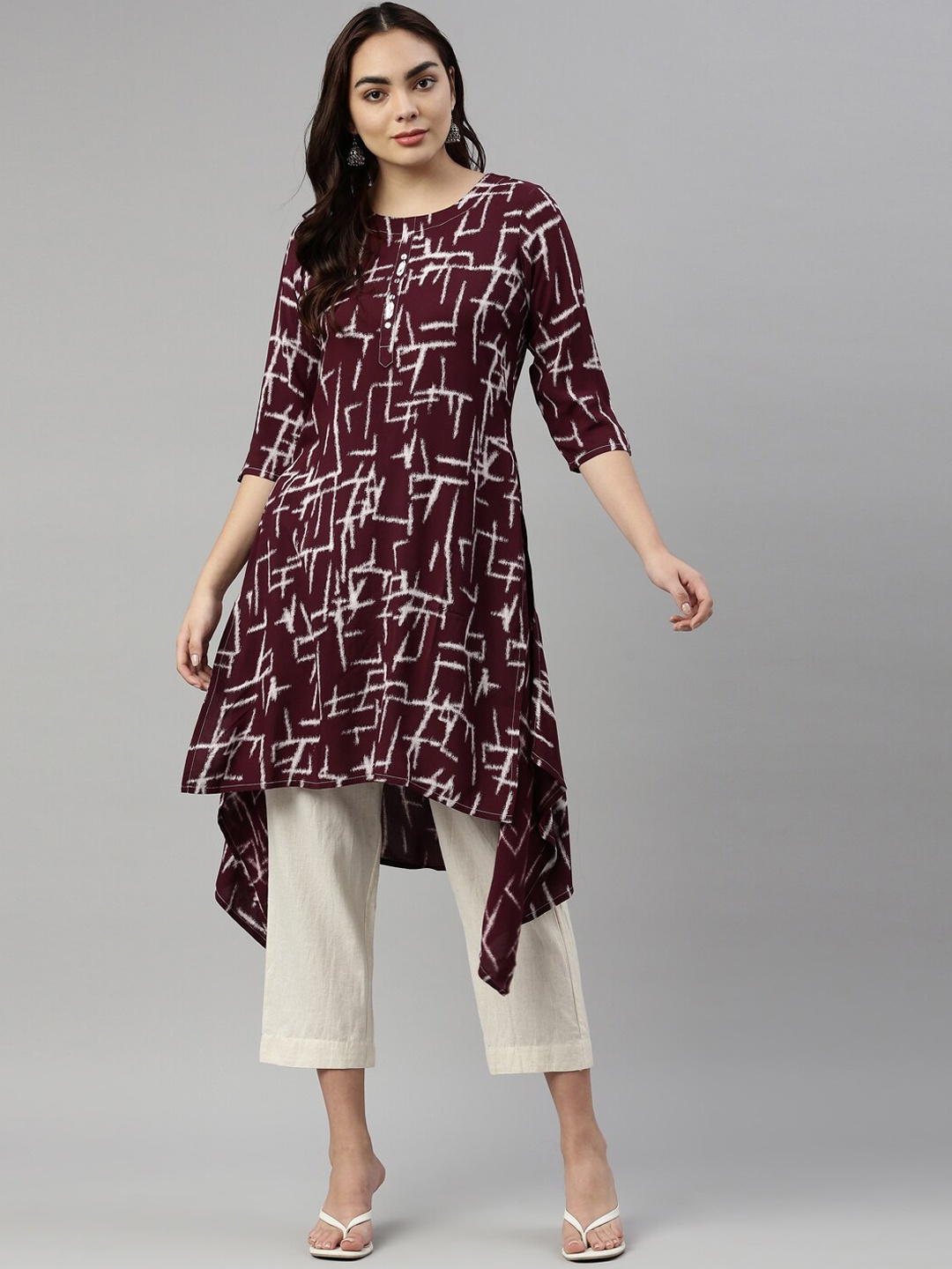 

Neerus Women Red Checked Keyhole Neck Thread Work Kurta