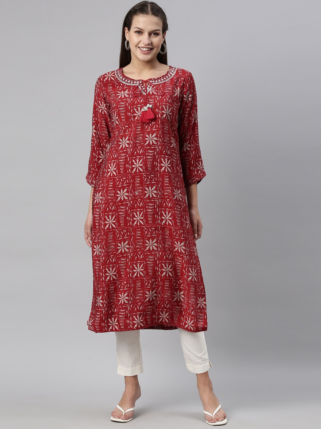 

Neerus Women Maroon Printed Keyhole Neck Kurta