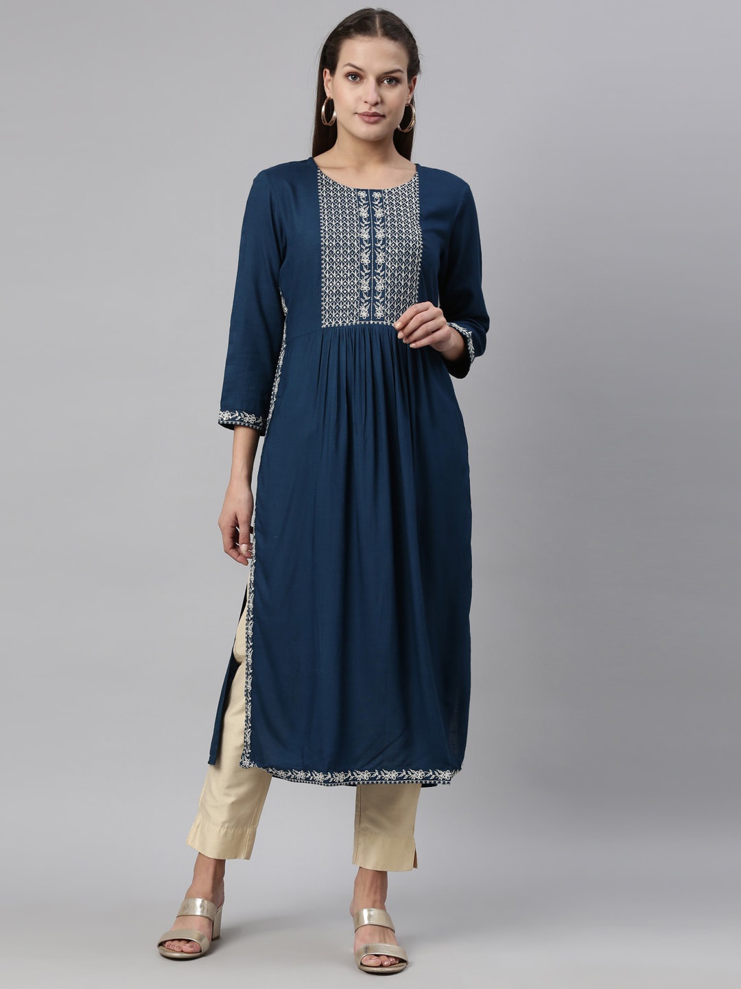 

Neerus Women Blue Geometric Yoke Design Flared Sleeves Kurta