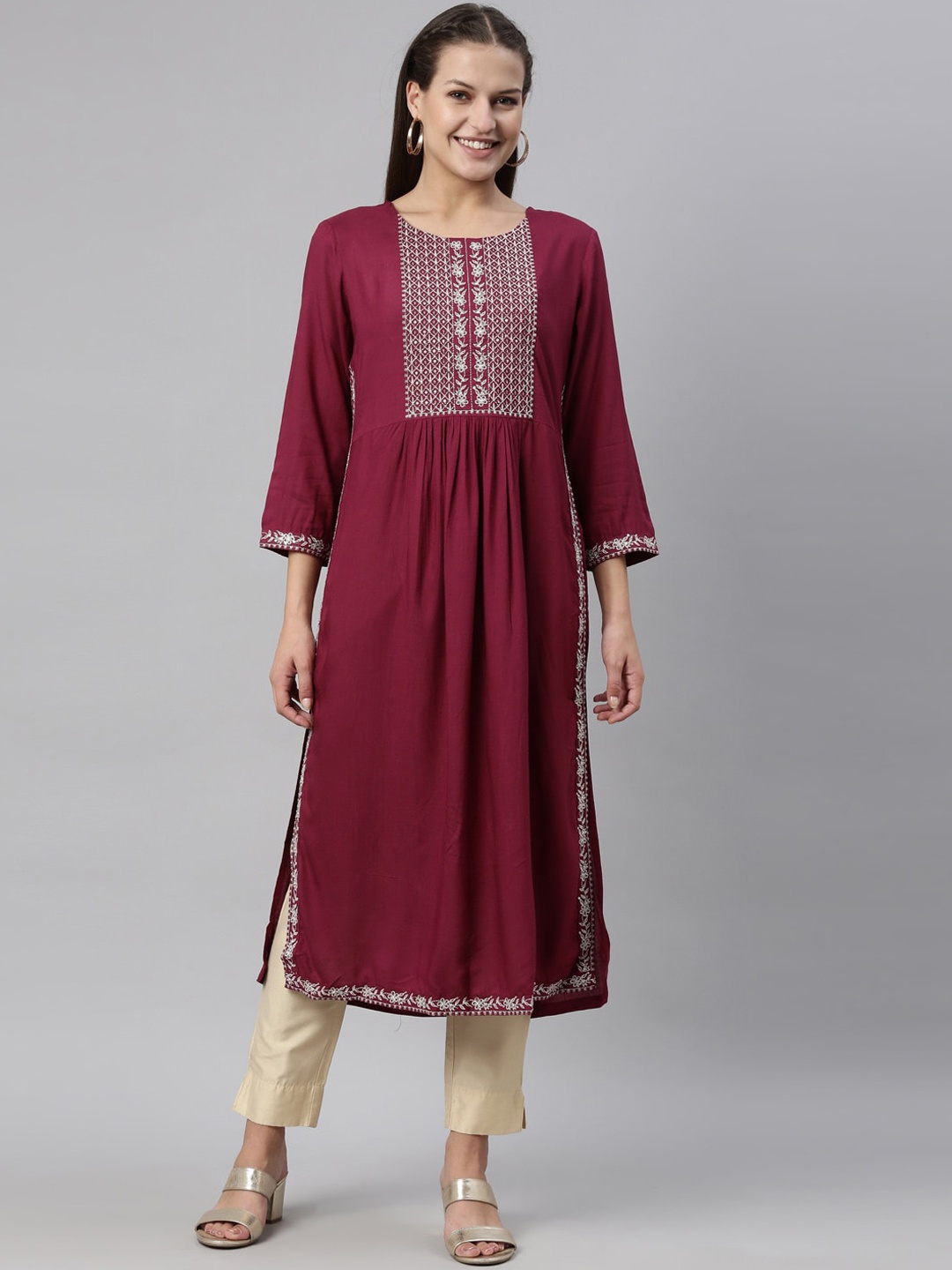 

Neerus Women Red Keyhole Neck Flared Sleeves Thread Work Kurta