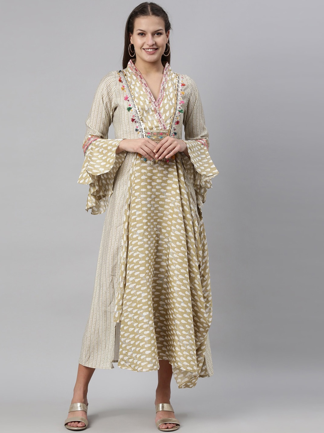 

Neerus Women Green Geometric Flared Sleeves Anarkali Kurta