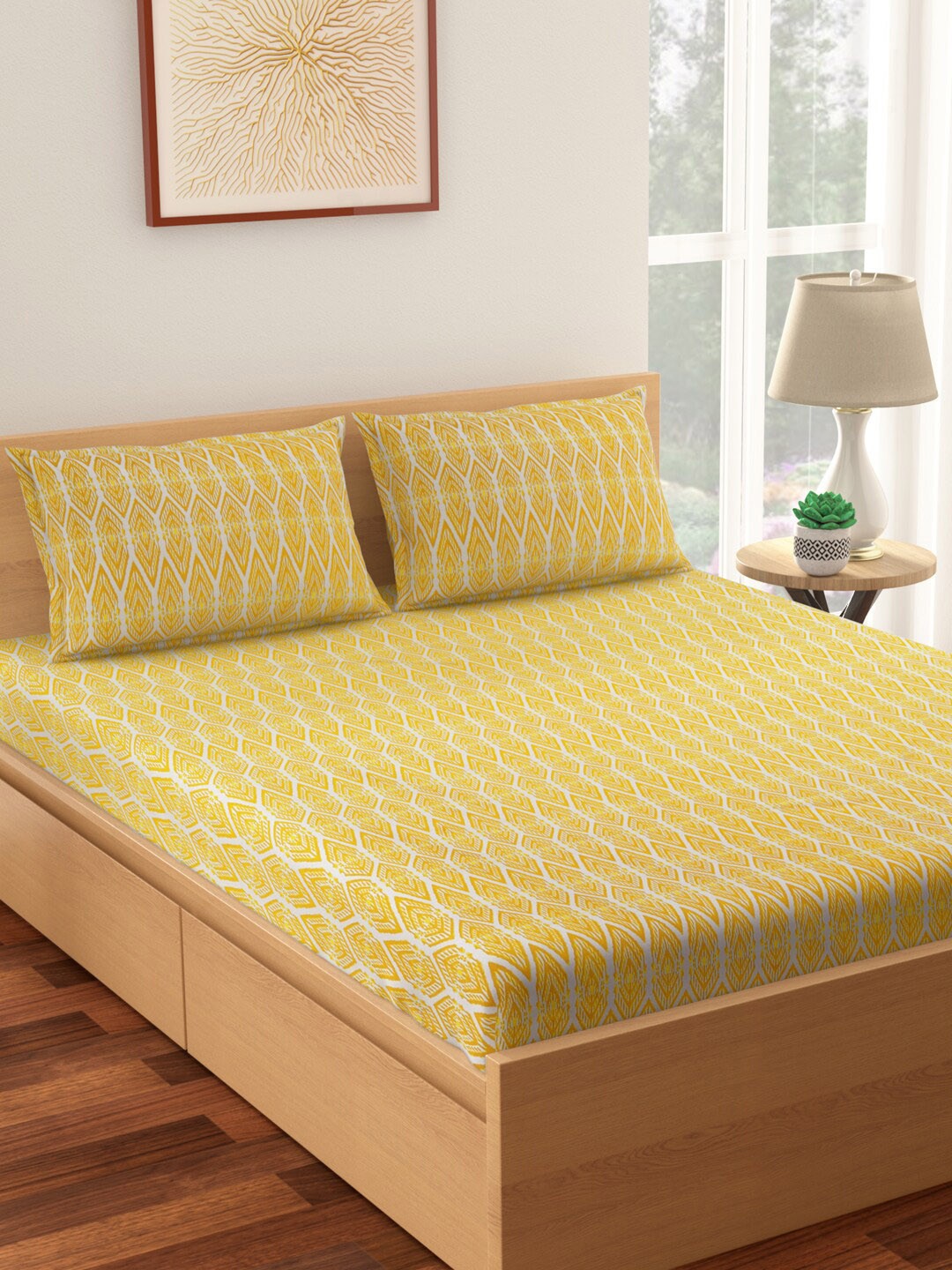 

Living scapes by Pantaloons Yellow & White Cotton 144 TC Queen Bedsheet 2 Pillow Covers