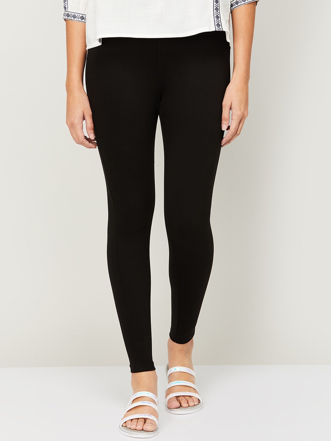 

Fame Forever by Lifestyle Women Black Slim Fit High-Rise Trousers