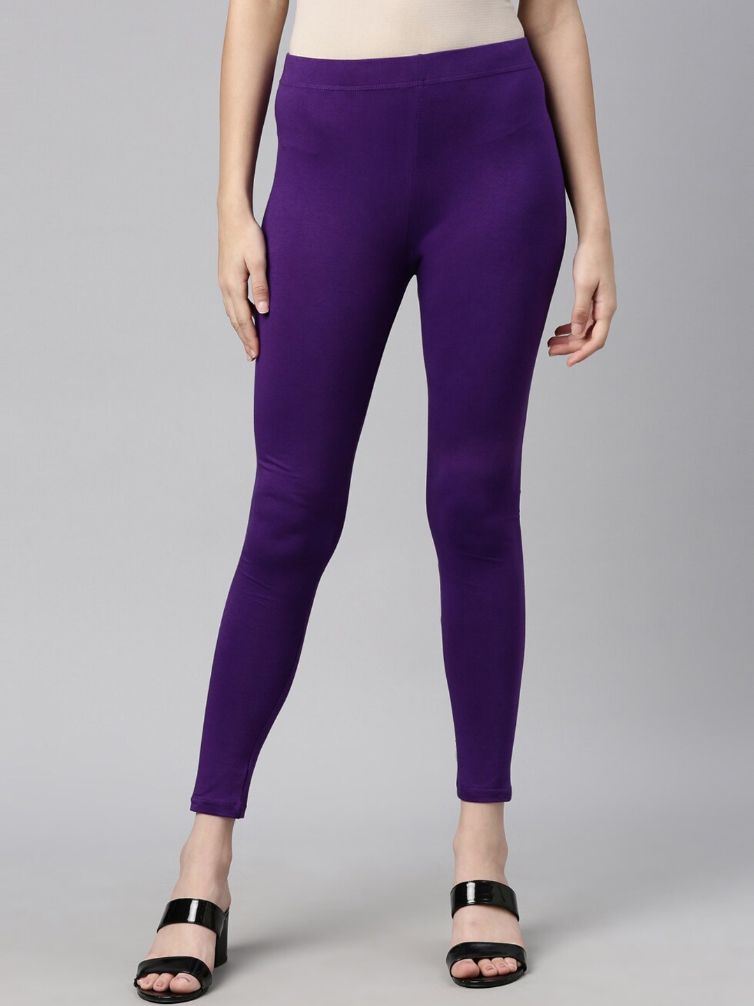 

Curare Women Purple Solid Ankle-Length Leggings