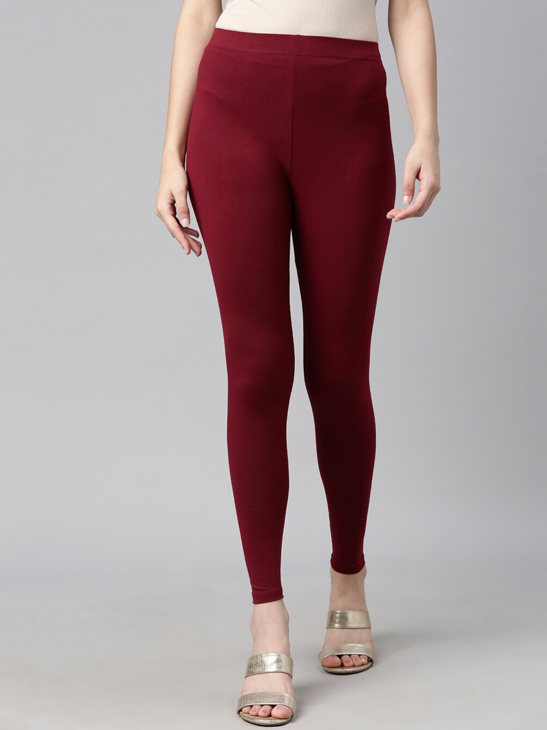 

Curare Women Burgundy Solid Ankle-Length Leggings