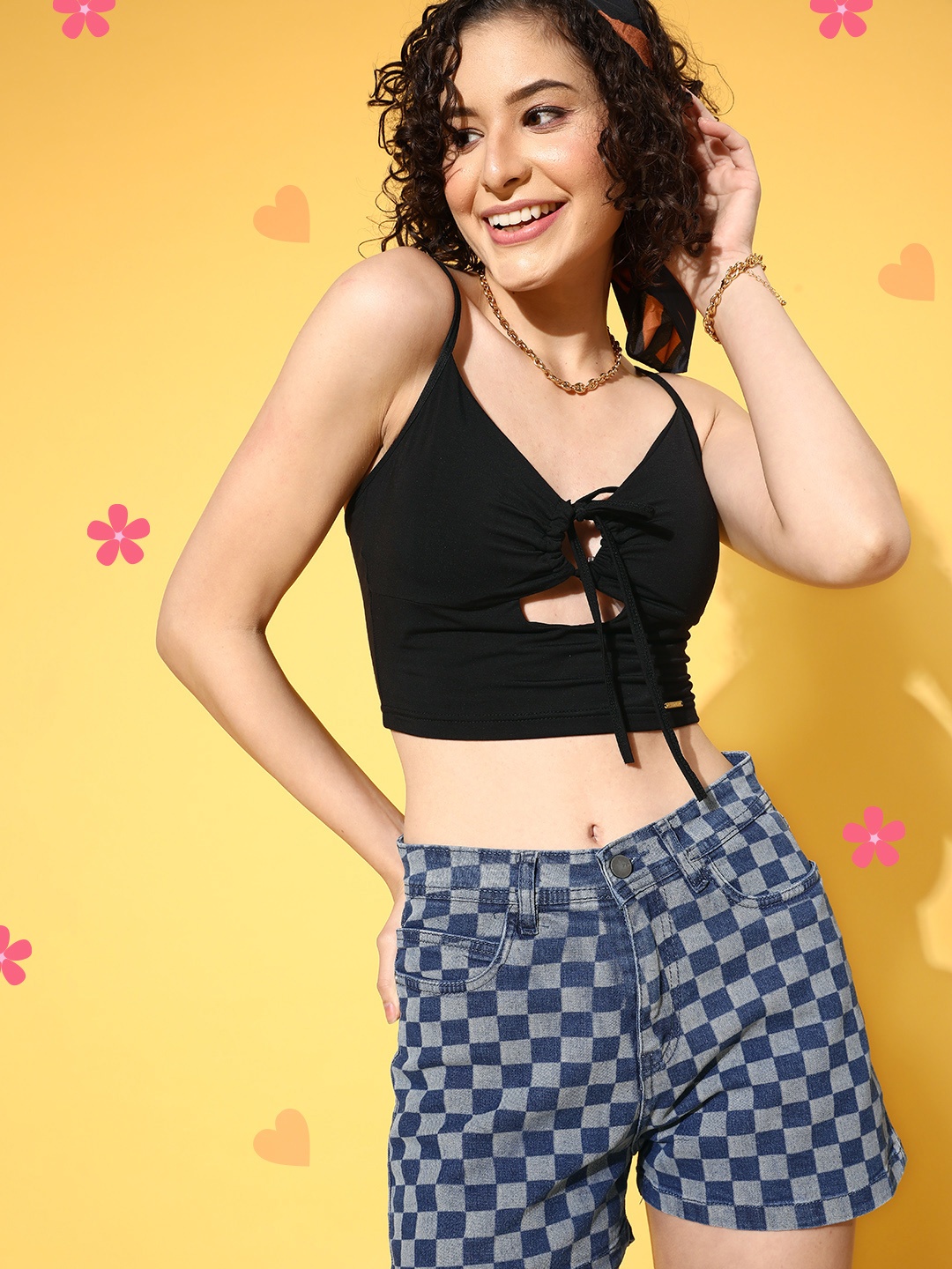 

Da Intimo Black Solid Twist & Knot Front Key Hole Design Crop Top