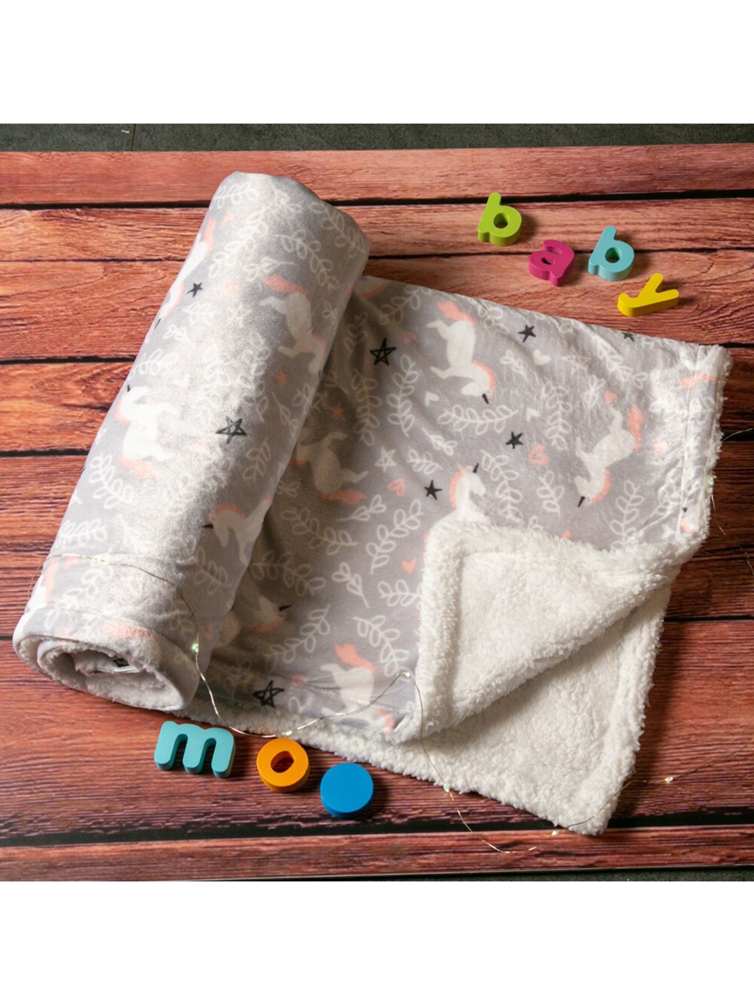 

Baby Moo Kids Grey & White Geometric Heavy Winter 210 GSM Single Bed Reversible Blanket