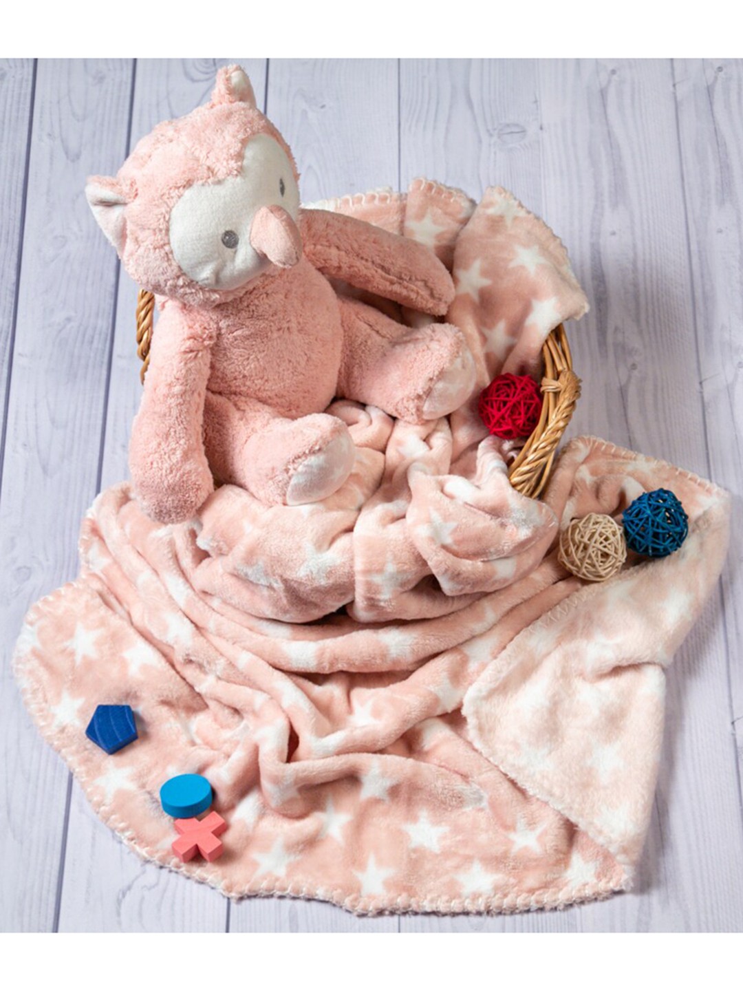 

Baby Moo Pink & White Geometric Heavy Winter 210 GSM Single Bed Blanket