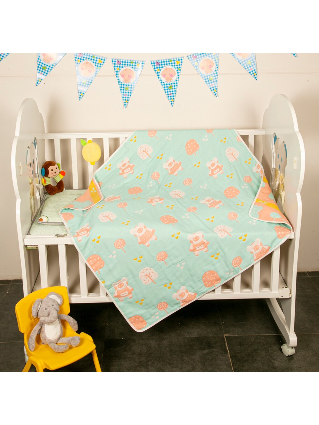 

Baby Moo Green & White Geometric Heavy Winter 210 GSM Single Bed Muslin Blanket