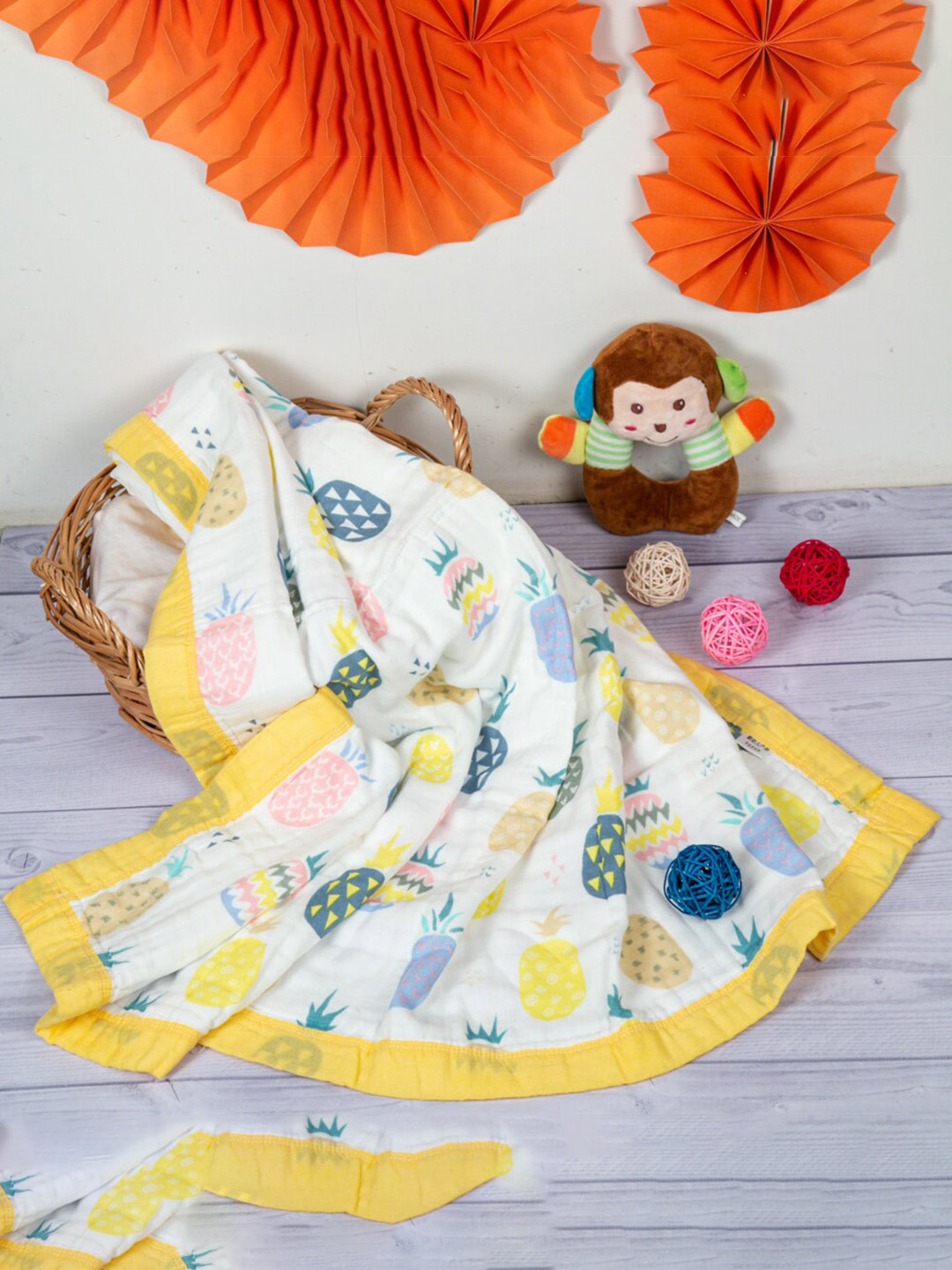 

Baby Moo White & Yellow Geometric Heavy Winter 210 GSM Single Bed Blanket
