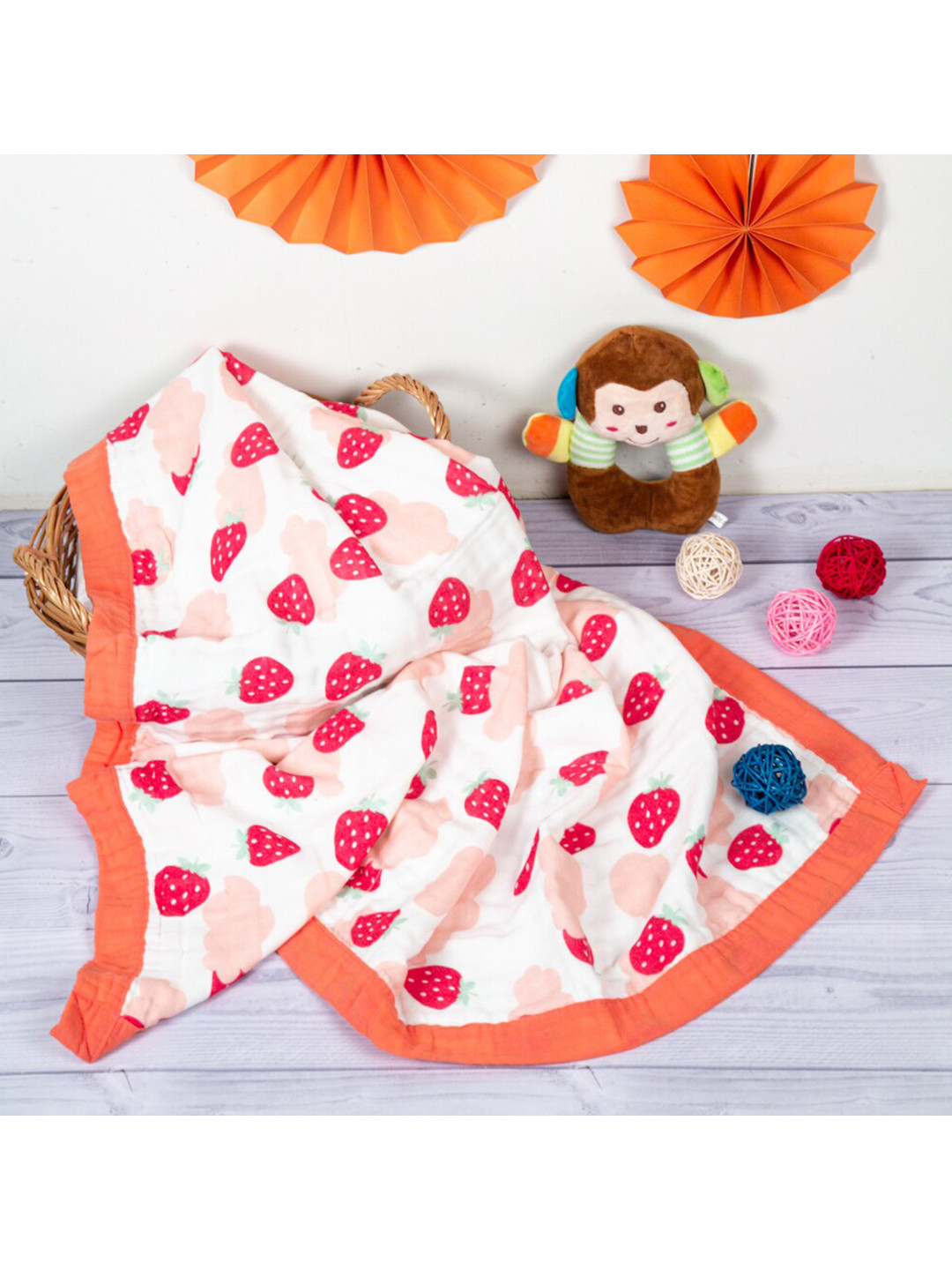 

Baby Moo White & Red Cartoon Characters Heavy Winter 210 GSM Single Bed Blanket