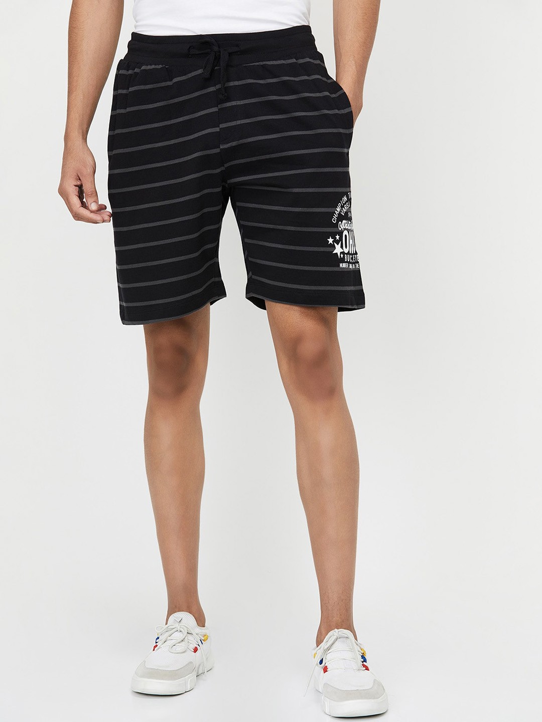 

max Men Black Striped Shorts