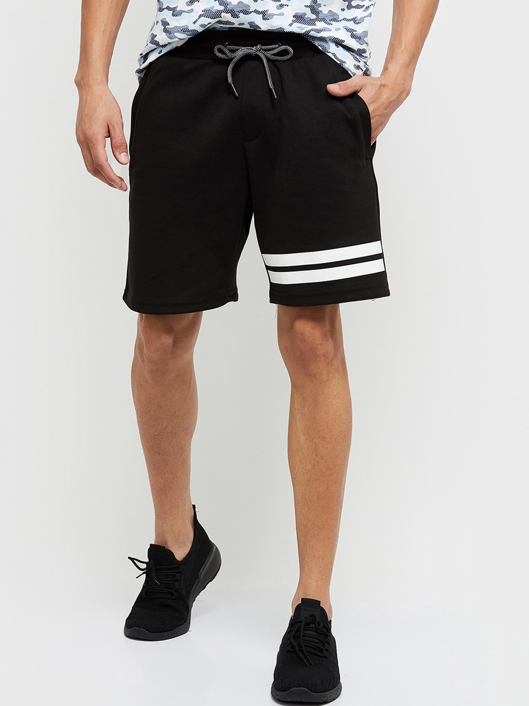 

max Men Black Shorts