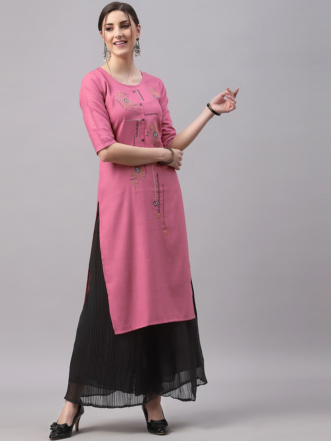 

SANISA Women Pink Floral Embroidered Kurta
