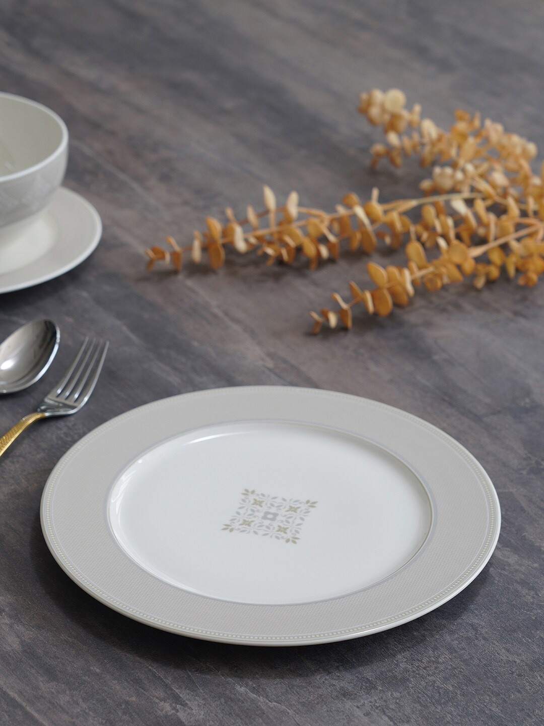 

Pure Home and Living Grey Ceramic Glossy Plate