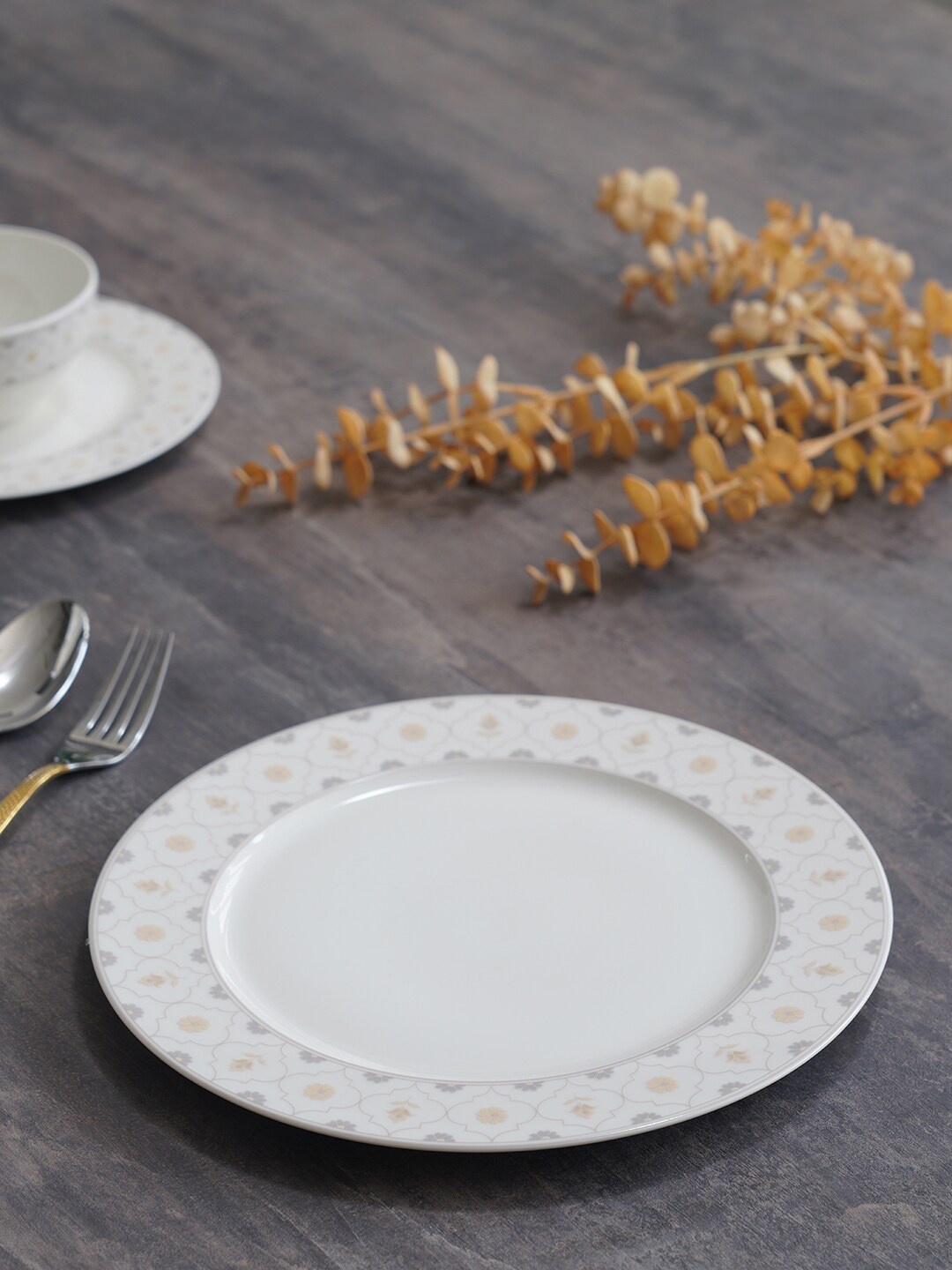 

Pure Home and Living White & Beige Solid Dinner Plate