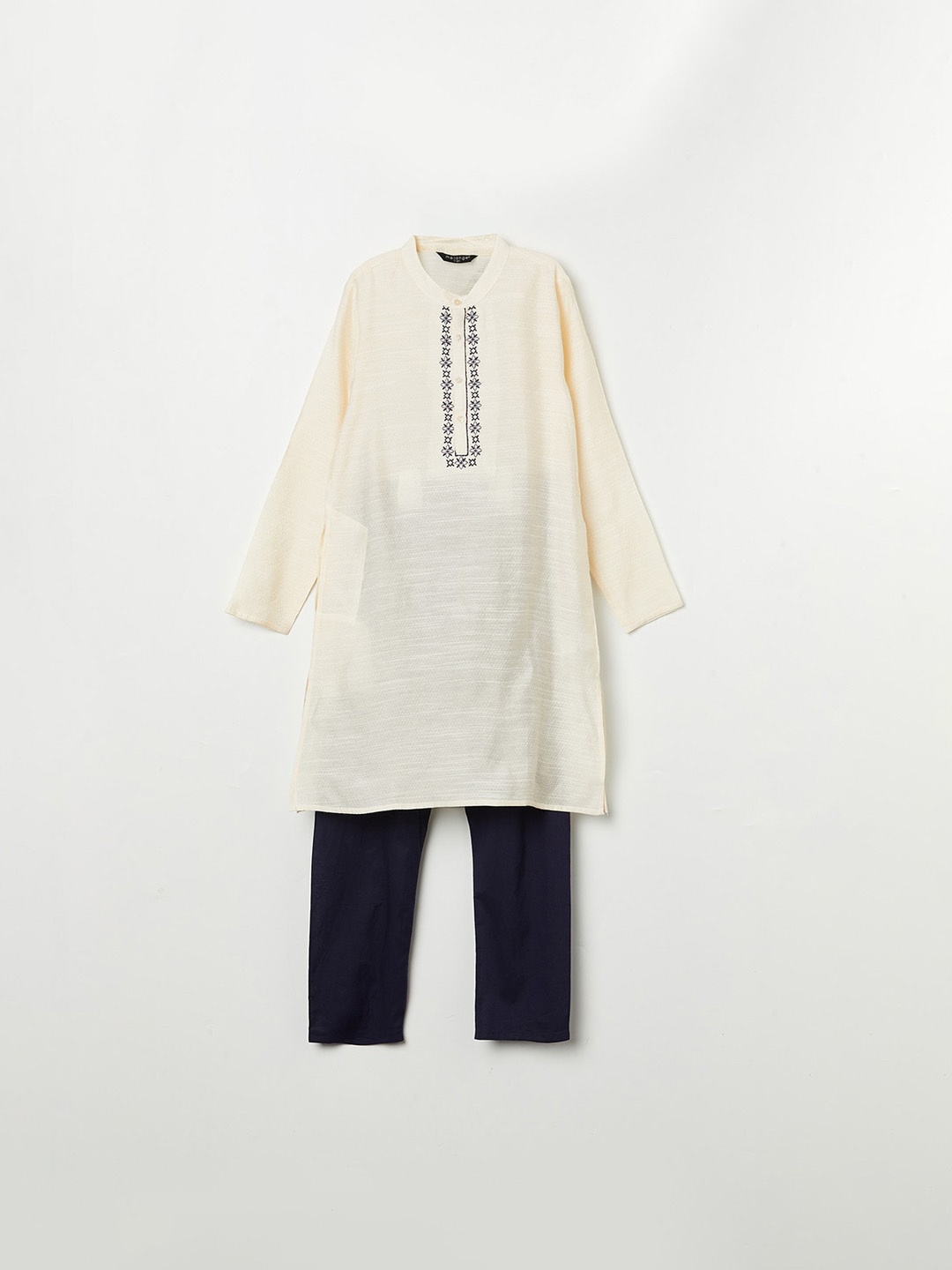 

Melange by Lifestyle Boys White & Black Solid Kurta Set