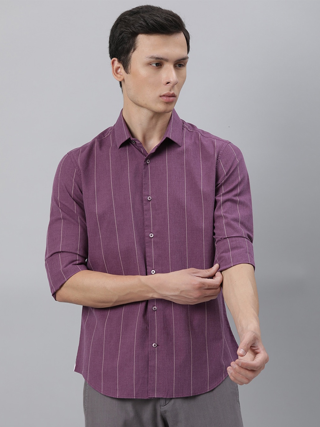 

RARE RABBIT Men Maroon Custom Slim Fit Striped Casual Shirt