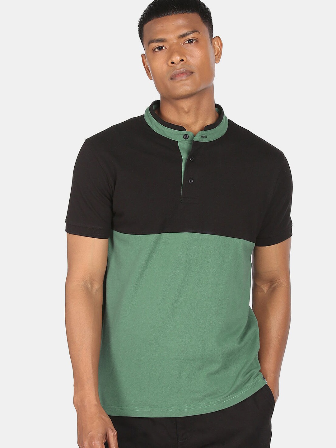 

Ruggers Men Black & Green Colourblocked Henley Neck T-shirt