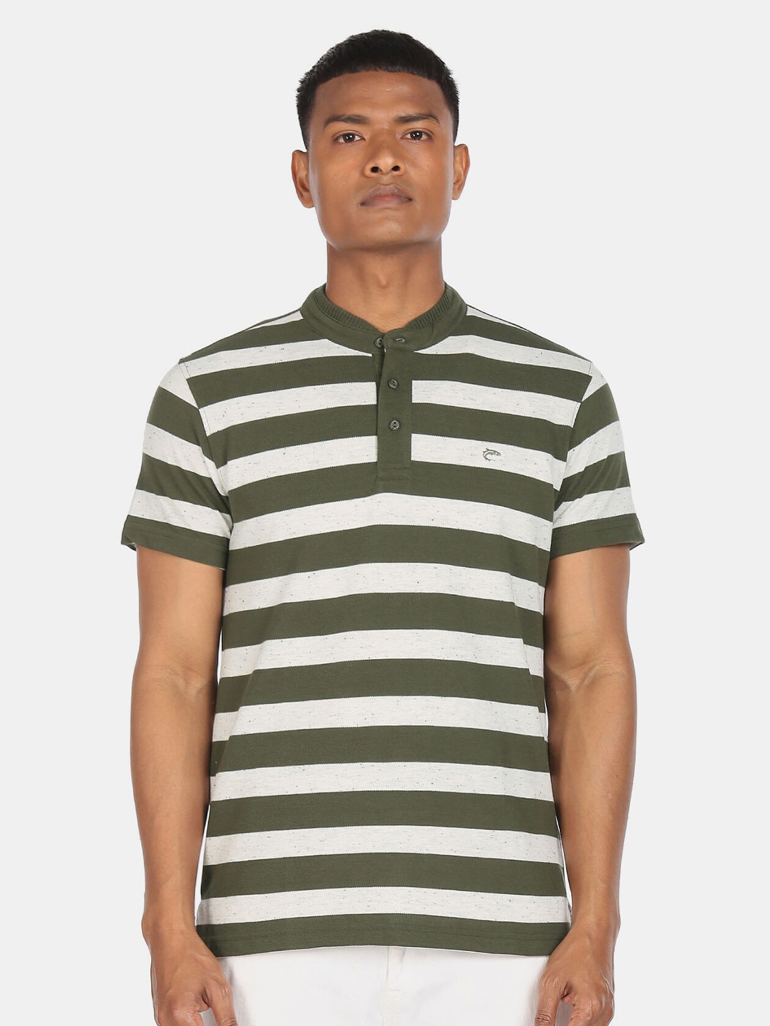 

Ruggers Men Green Striped Henley Neck T-shirt