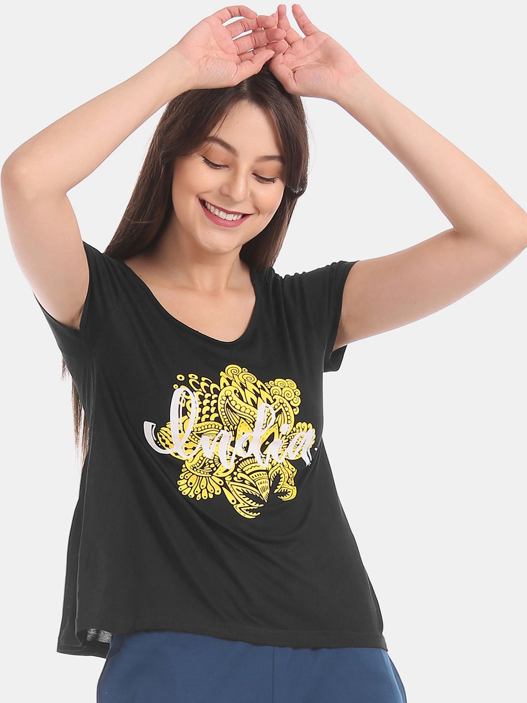 

Sugr Women Black & Yellow Printed T-shirt