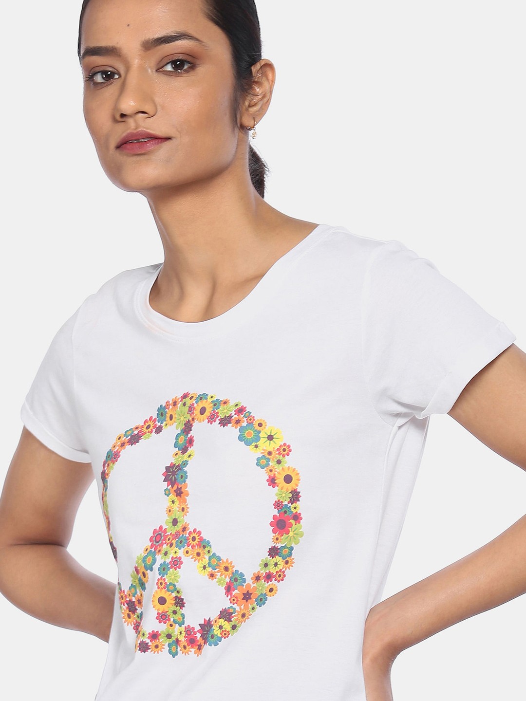 

Sugr Women White Floral Printed Cotton T-shirt