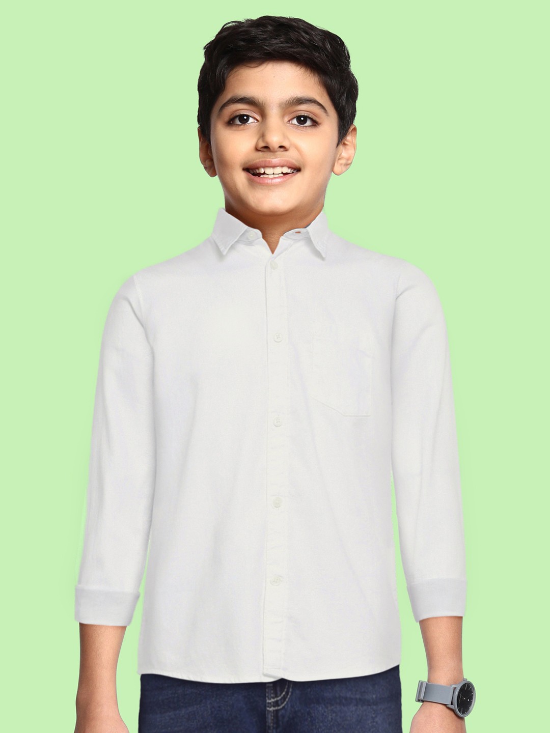 

Indian Terrain Boys White Solid Pure Cotton Casual Shirt