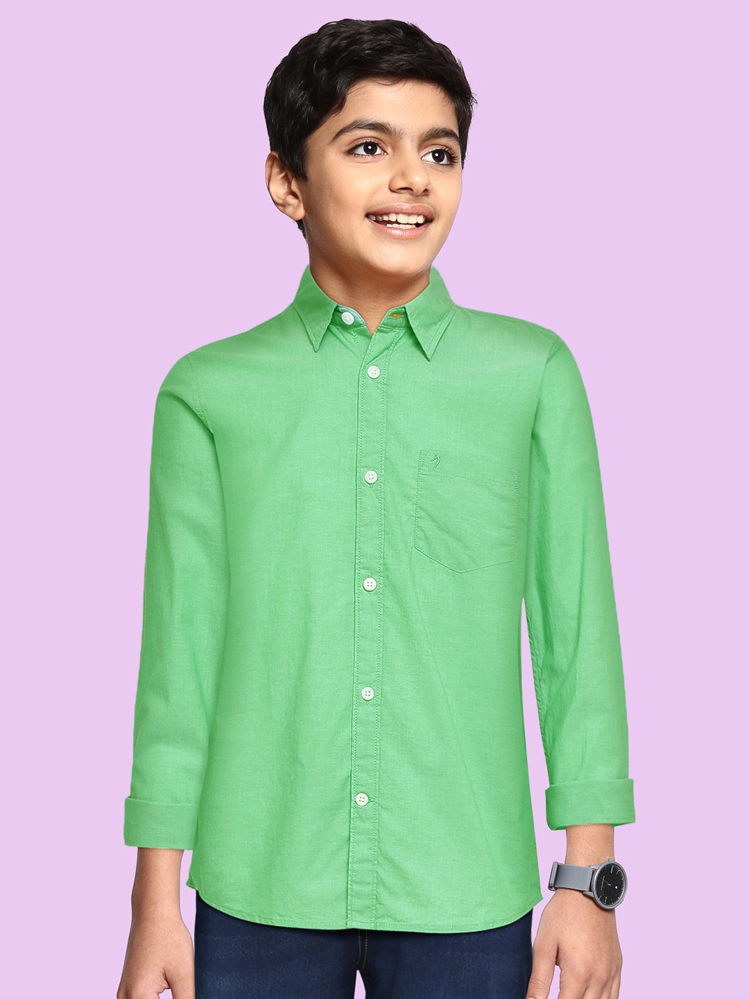 

Indian Terrain Boys Green Solid Pure Cotton Casual Shirt