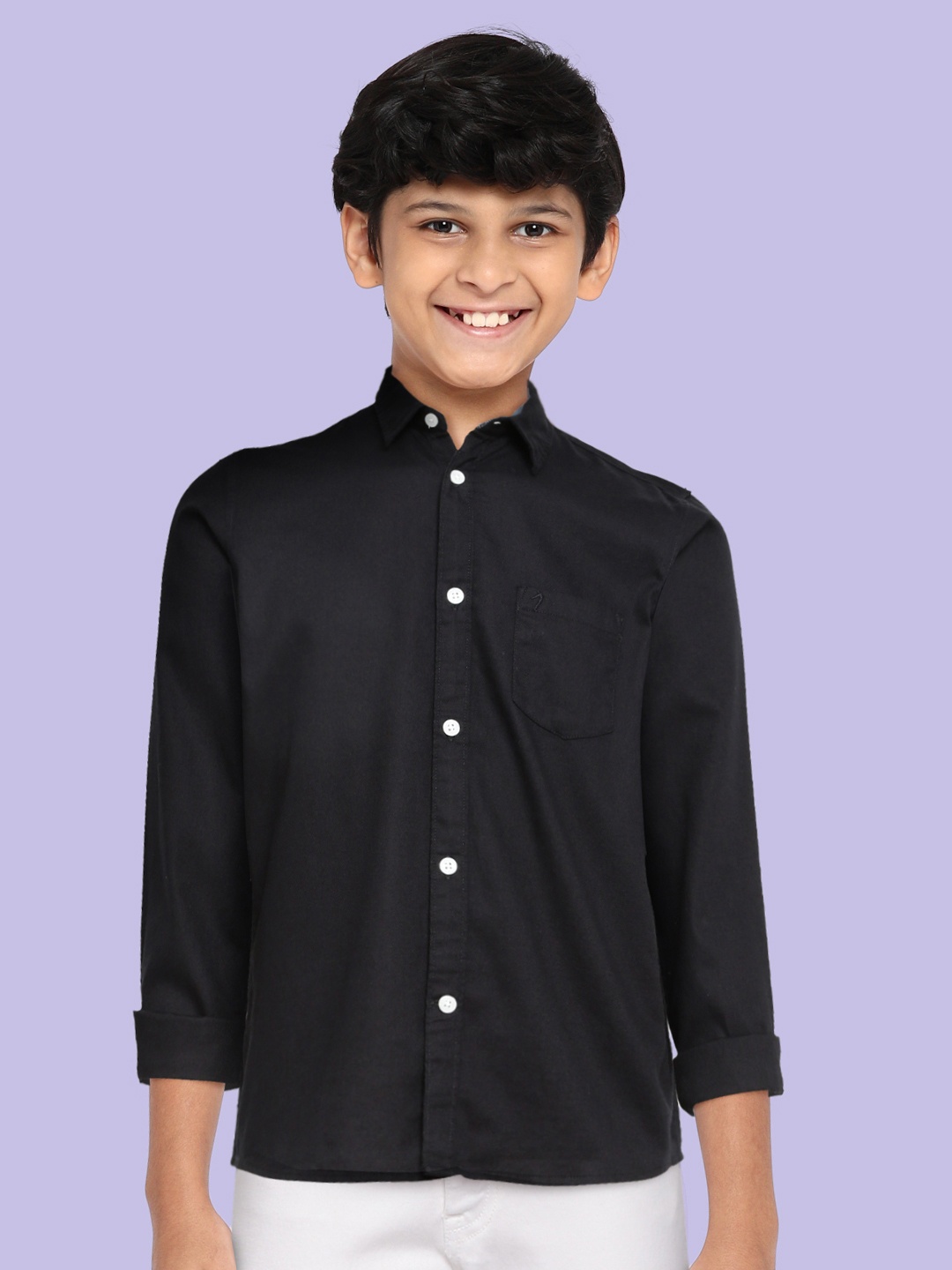 

Indian Terrain Boys Black Solid Pure Cotton Casual Shirt